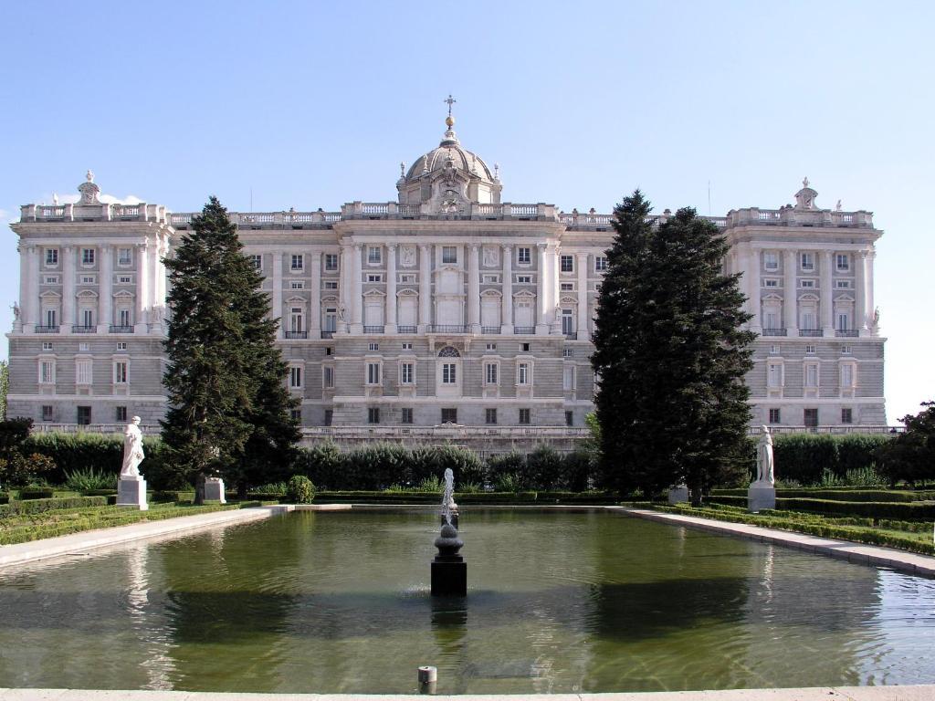 Hostal Berlin Madrid Eksteriør billede